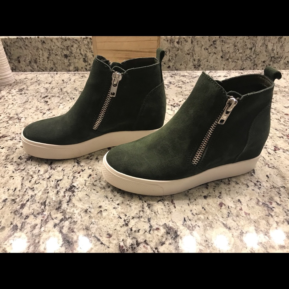 Steve Madden worn 1X- olive suede wedge booties- 7